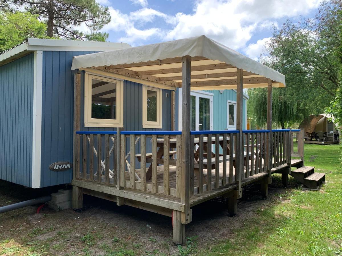 فندق فيندايز - مونتاليفتفي  Camping La Chesnays المظهر الخارجي الصورة