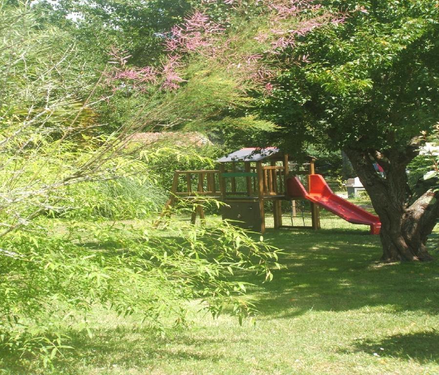 فندق فيندايز - مونتاليفتفي  Camping La Chesnays المظهر الخارجي الصورة
