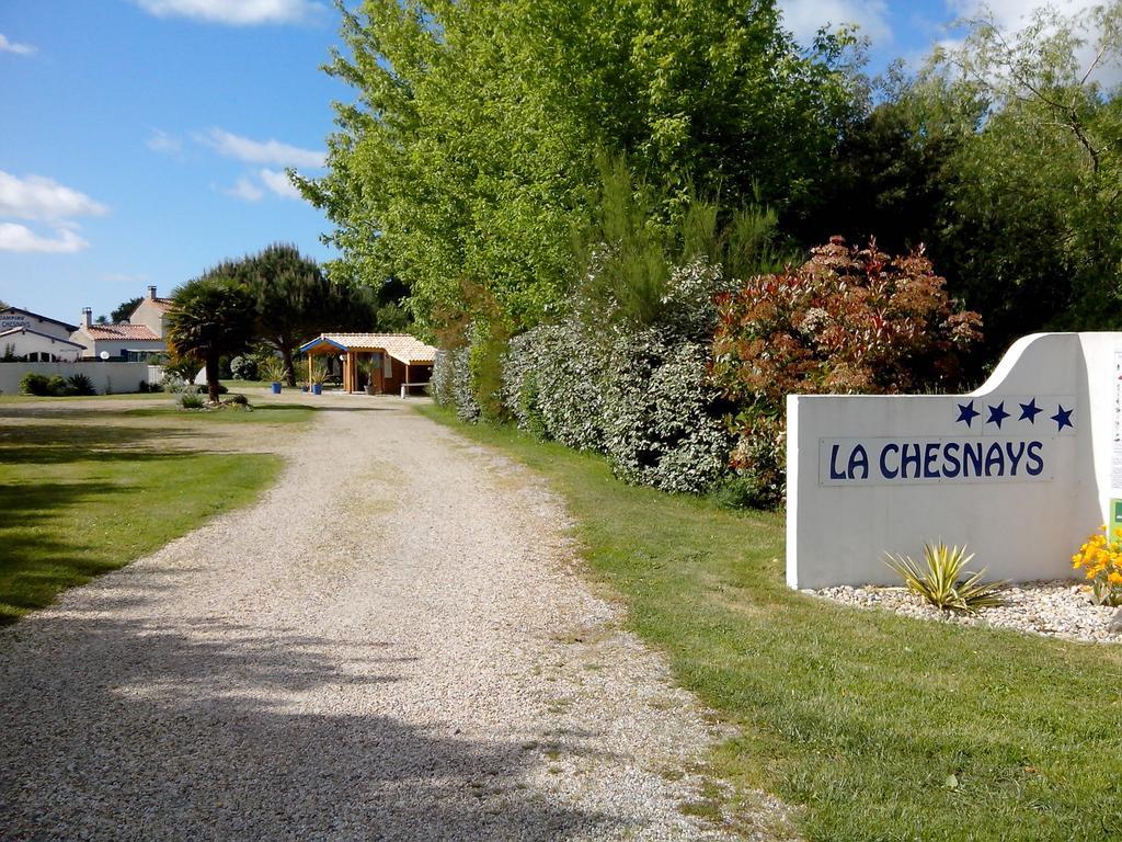 فندق فيندايز - مونتاليفتفي  Camping La Chesnays المظهر الخارجي الصورة