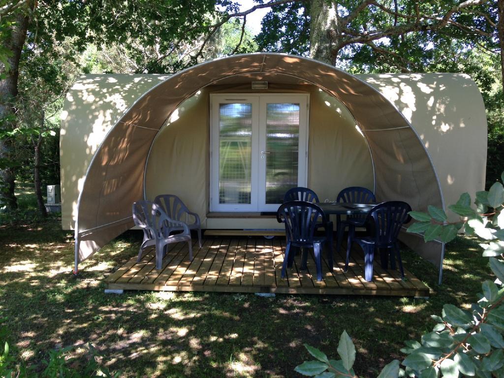 فندق فيندايز - مونتاليفتفي  Camping La Chesnays المظهر الخارجي الصورة