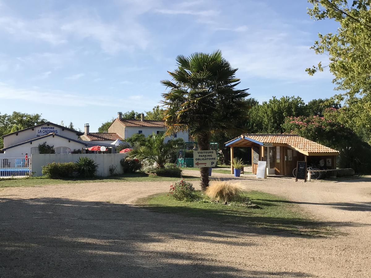 فندق فيندايز - مونتاليفتفي  Camping La Chesnays المظهر الخارجي الصورة